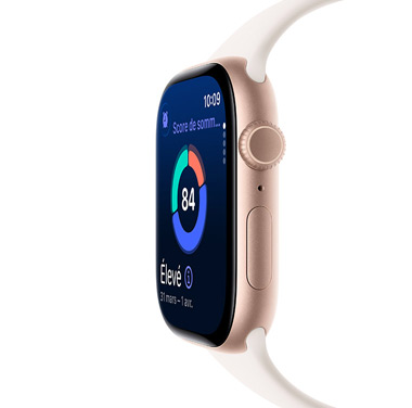 Vue de côté d’une Apple Watch Series 11 en aluminium or rose affichant le score de sommeil et d’autres données dynamiques.