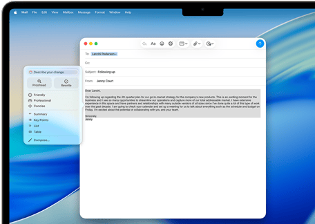 MacBook Air ekrāns, kurā Apple Intelligence Writing Tools funkcija raksta e-pastu